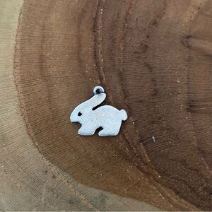 RETIRED James Avery flat bunny rabbit charm, sterling silver 🥕